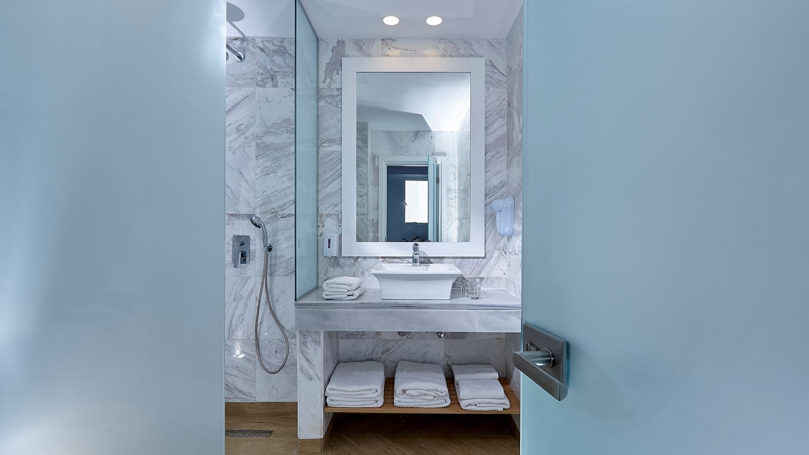 rooms-superior-family-pool-or-sea-view