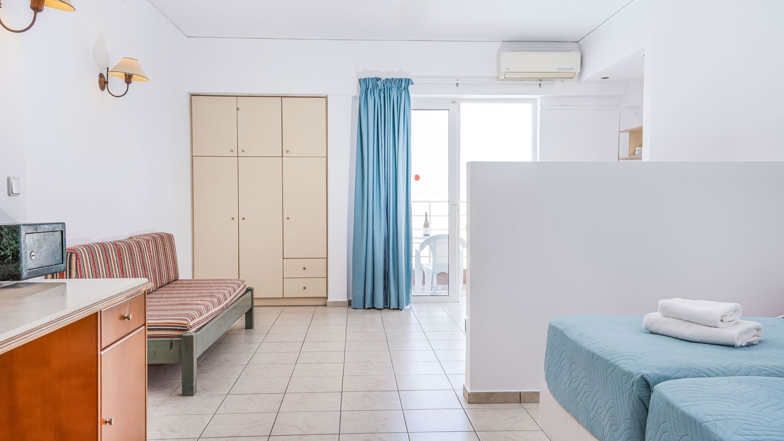 rooms-standard-triple-balcony-or-terrace