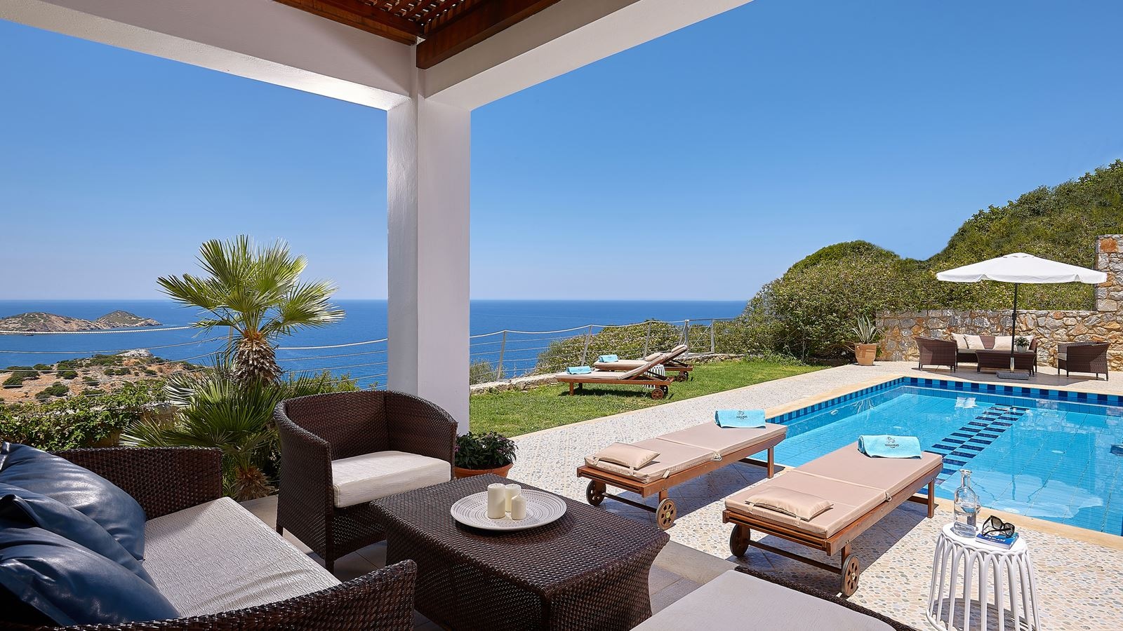 rooms-okeanides-luxury-villas