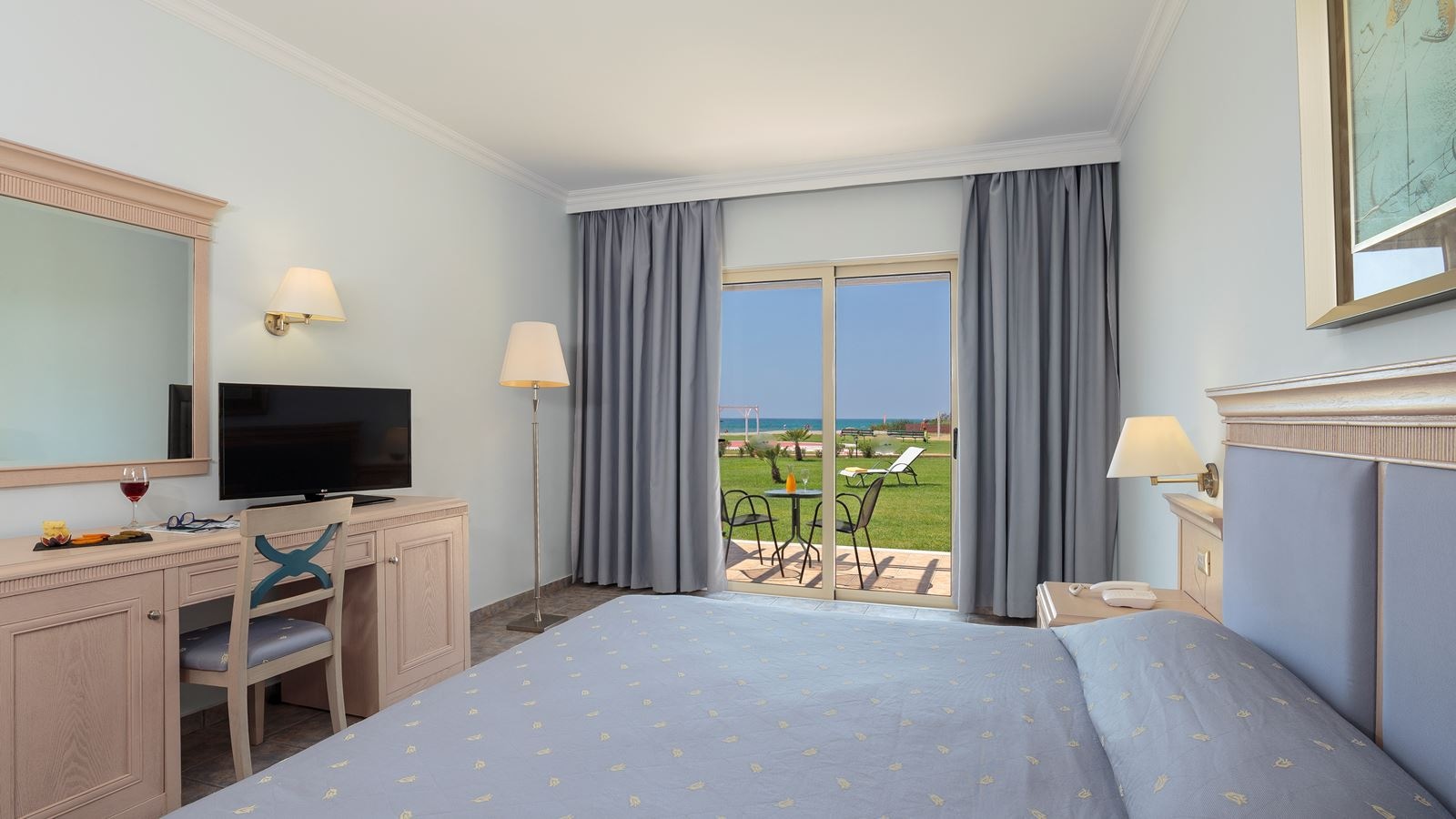 rooms-superior-family-room-beach-front