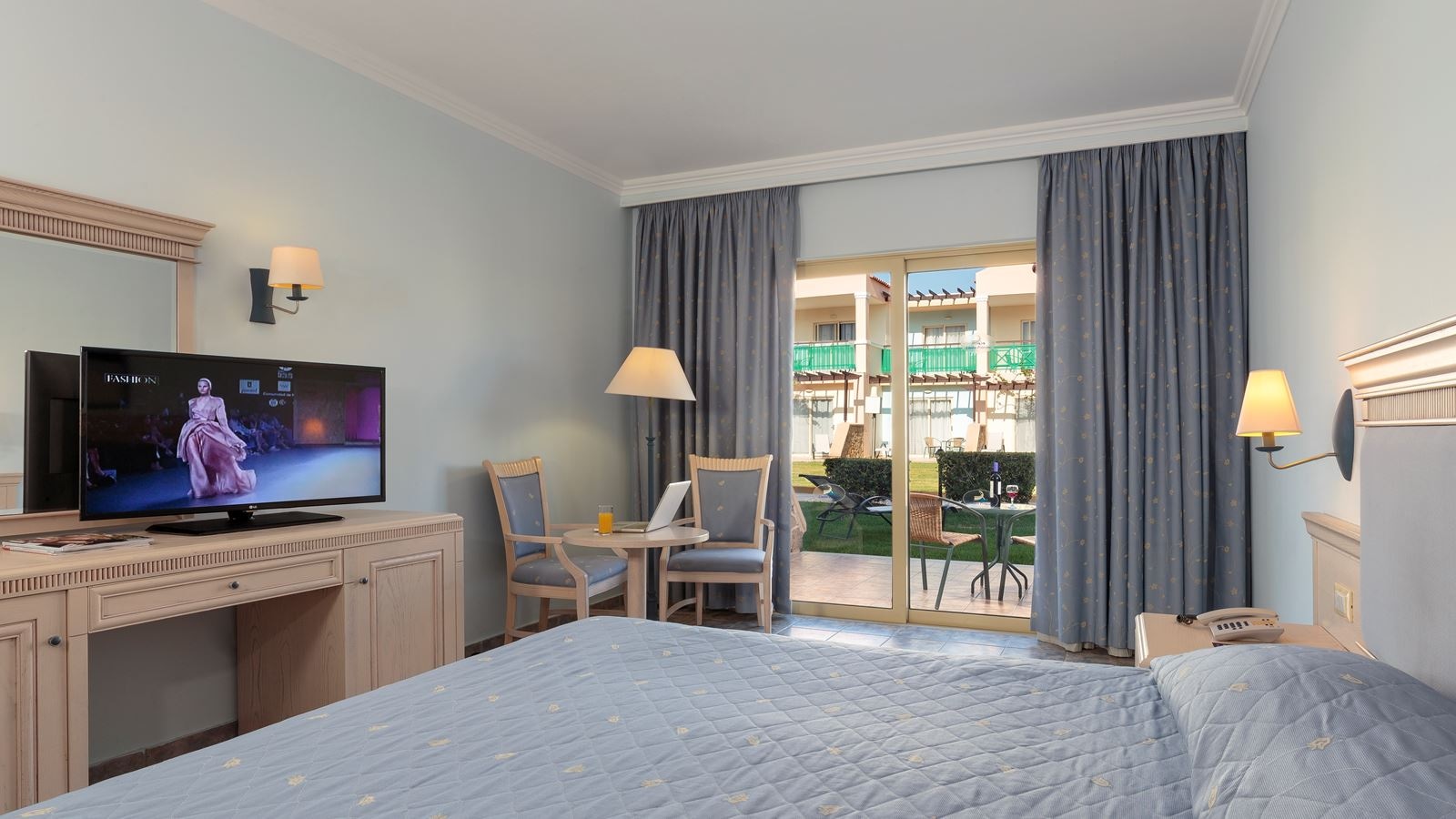 rooms-superior-family-room