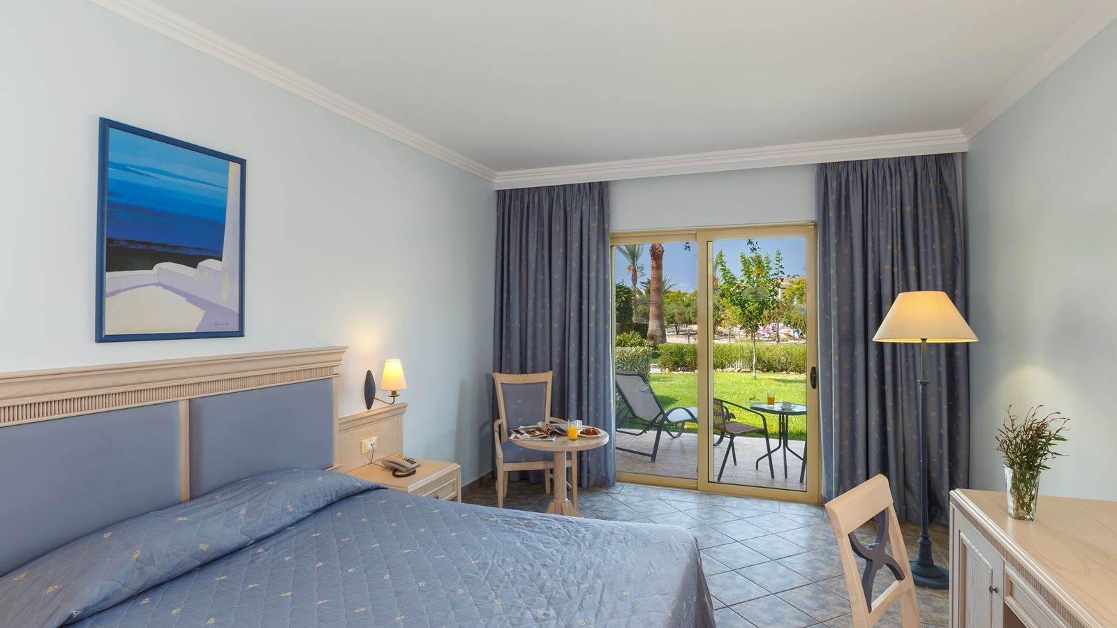 rooms-superior-family-room