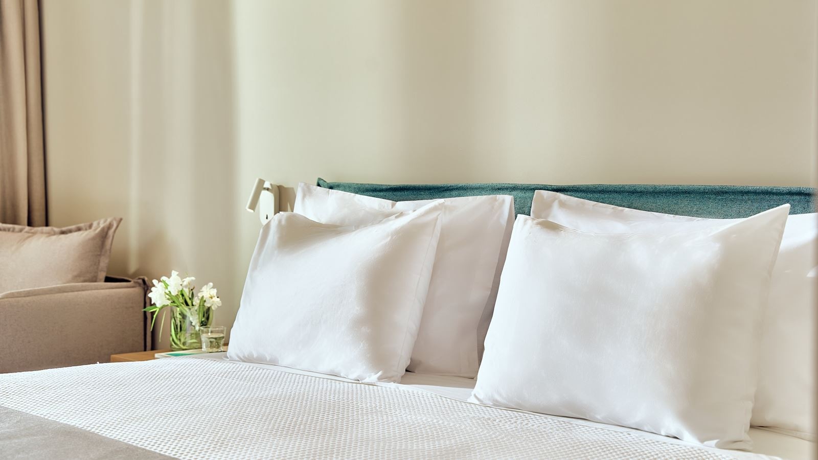 rooms-double-room-mountain-view