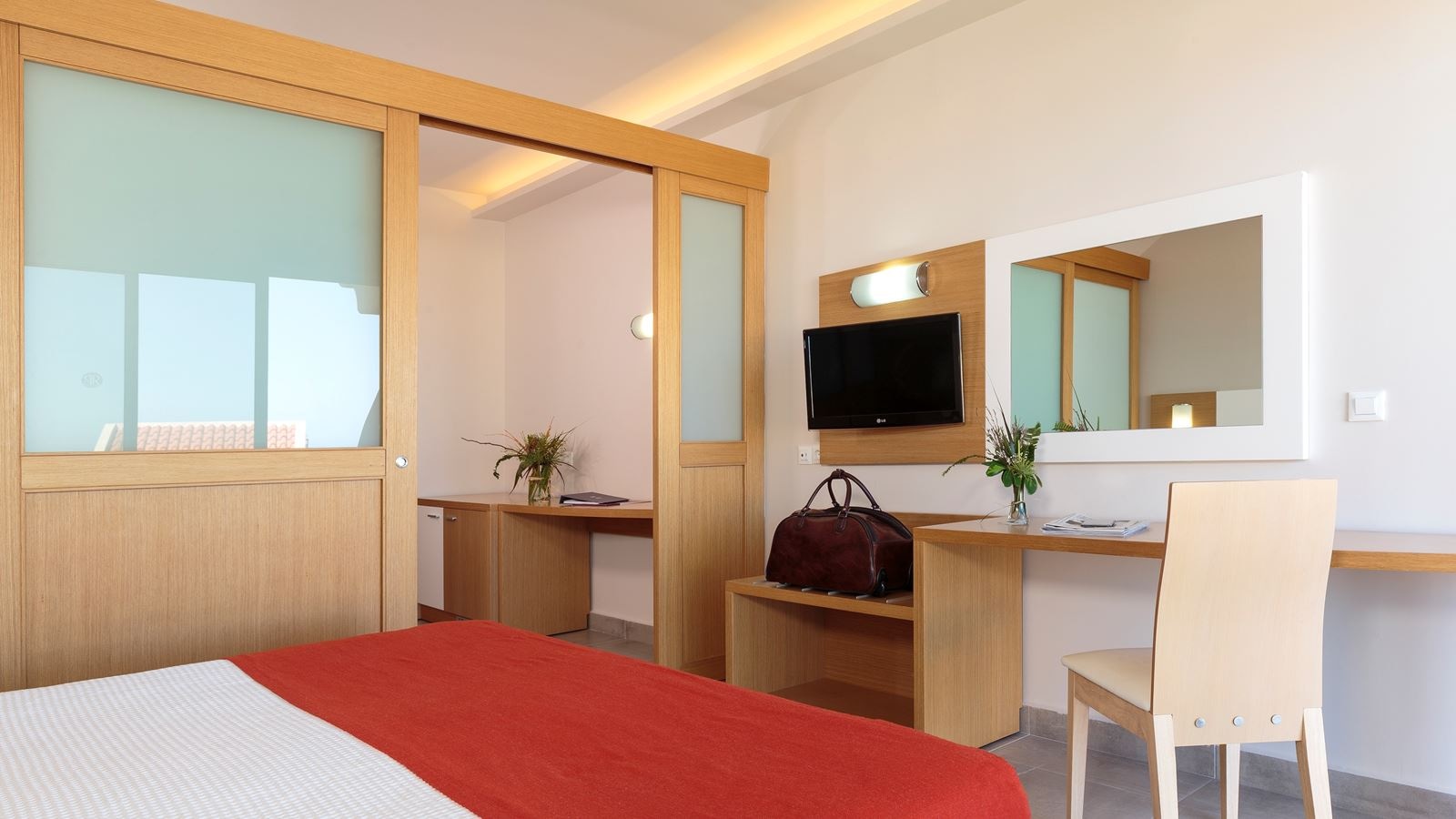 rooms-family-room-garden-view