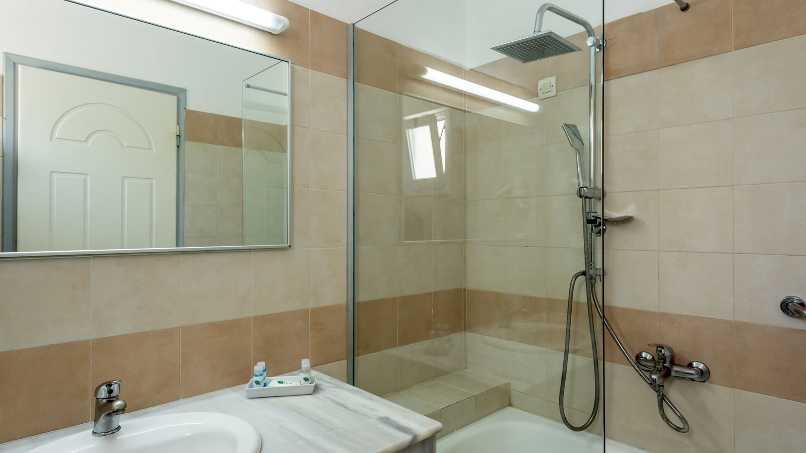 rooms-double-standard-room