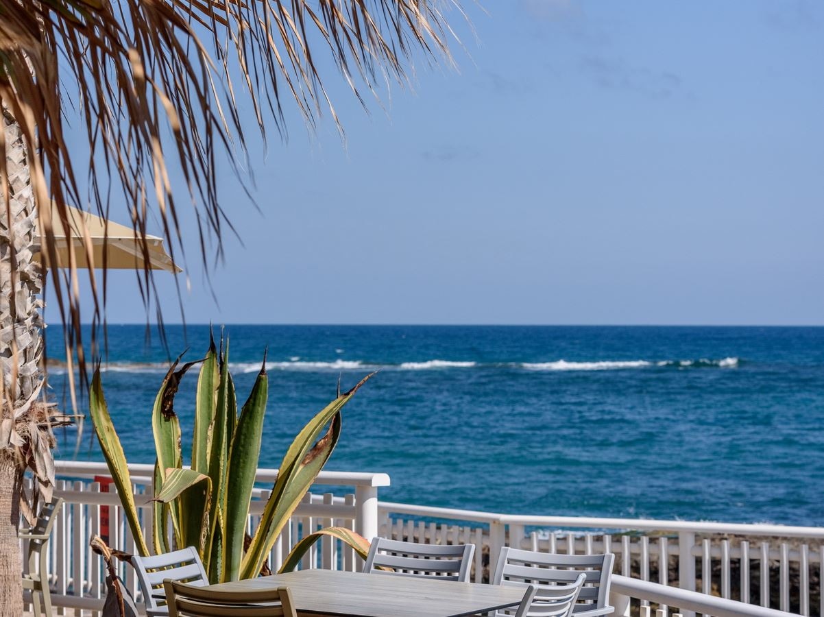 restaurants-blue-star-beach-snack-bar
