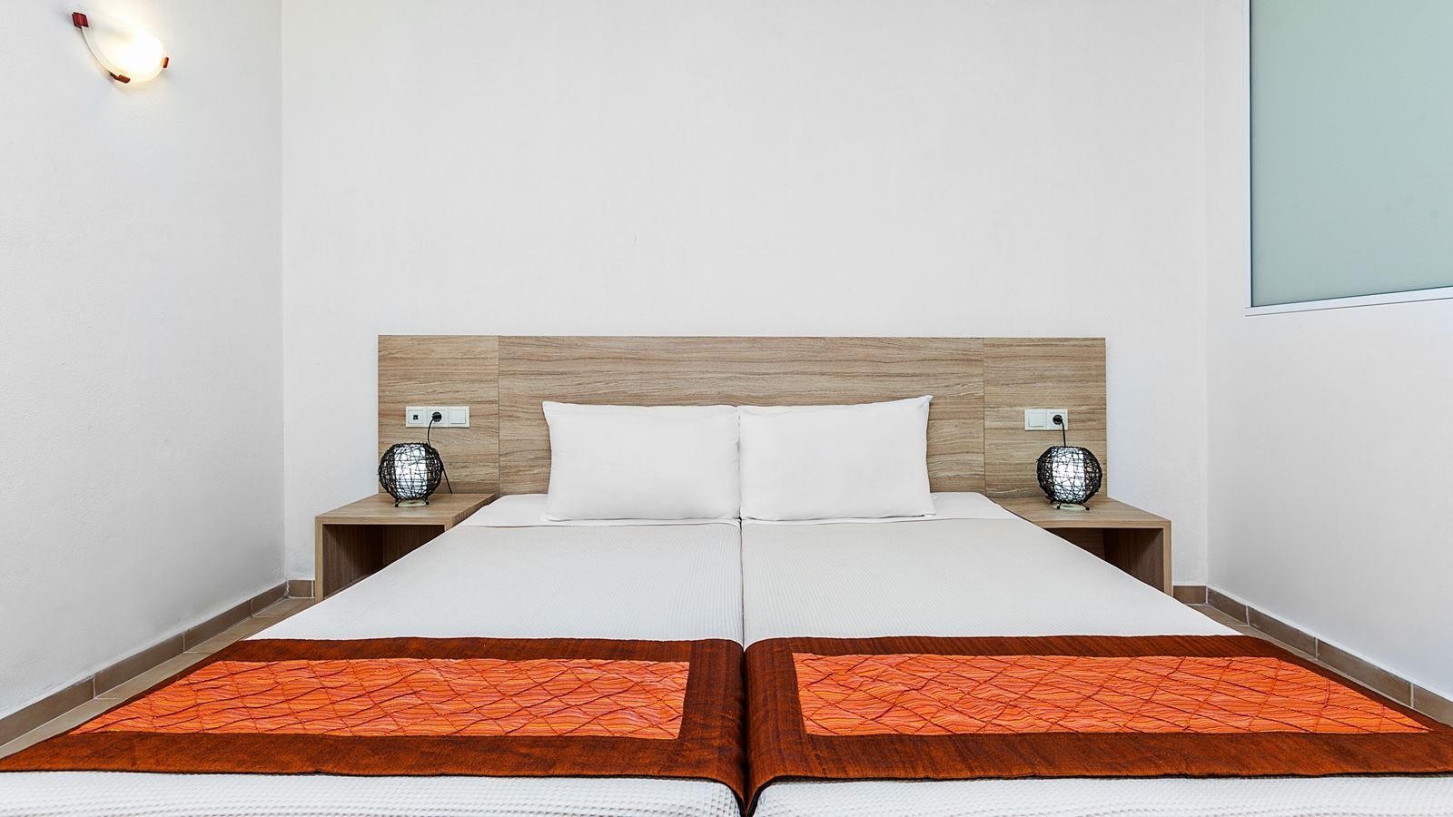 rooms-family-economy-room