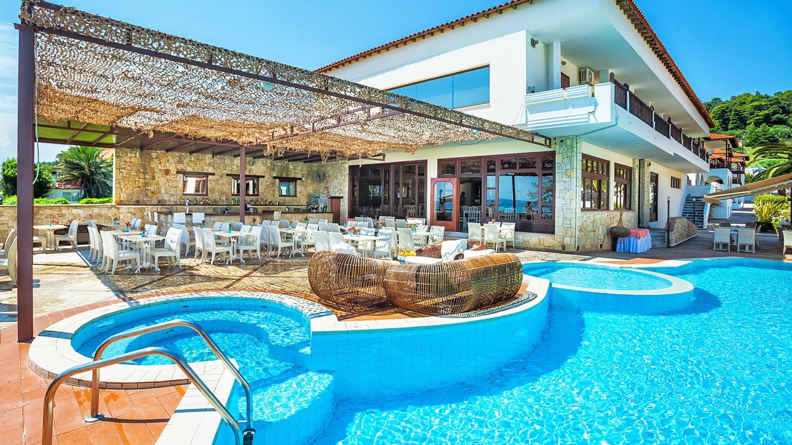 pools-outdoor-childrens-pool