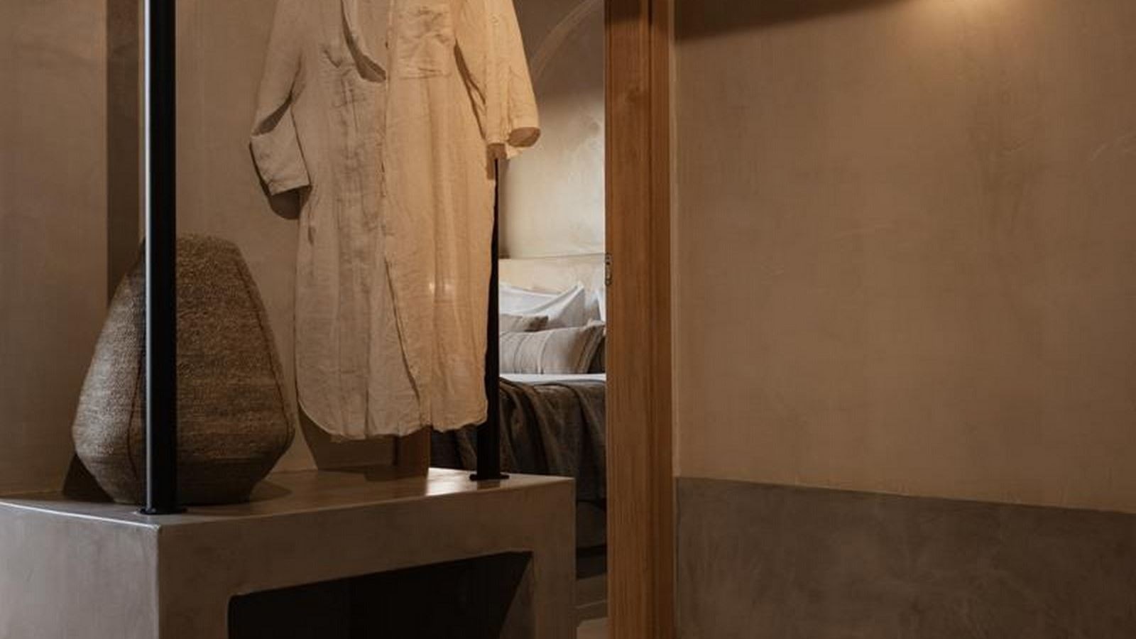 rooms-lithos-junior-suite-land-view