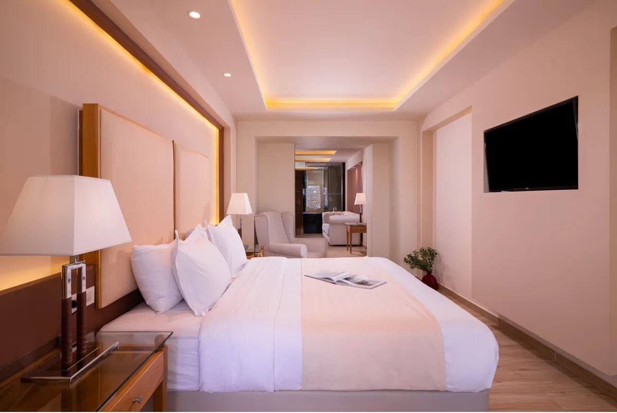 rooms-suite-with-panoramic-sea-view--private-pool