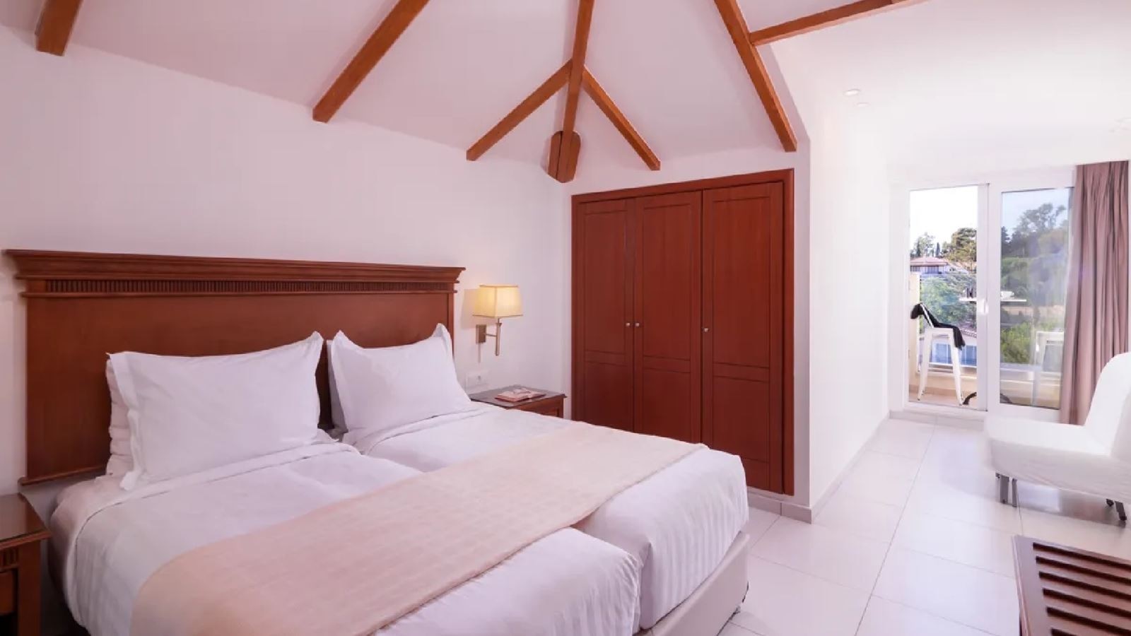 rooms-friends--family-suite