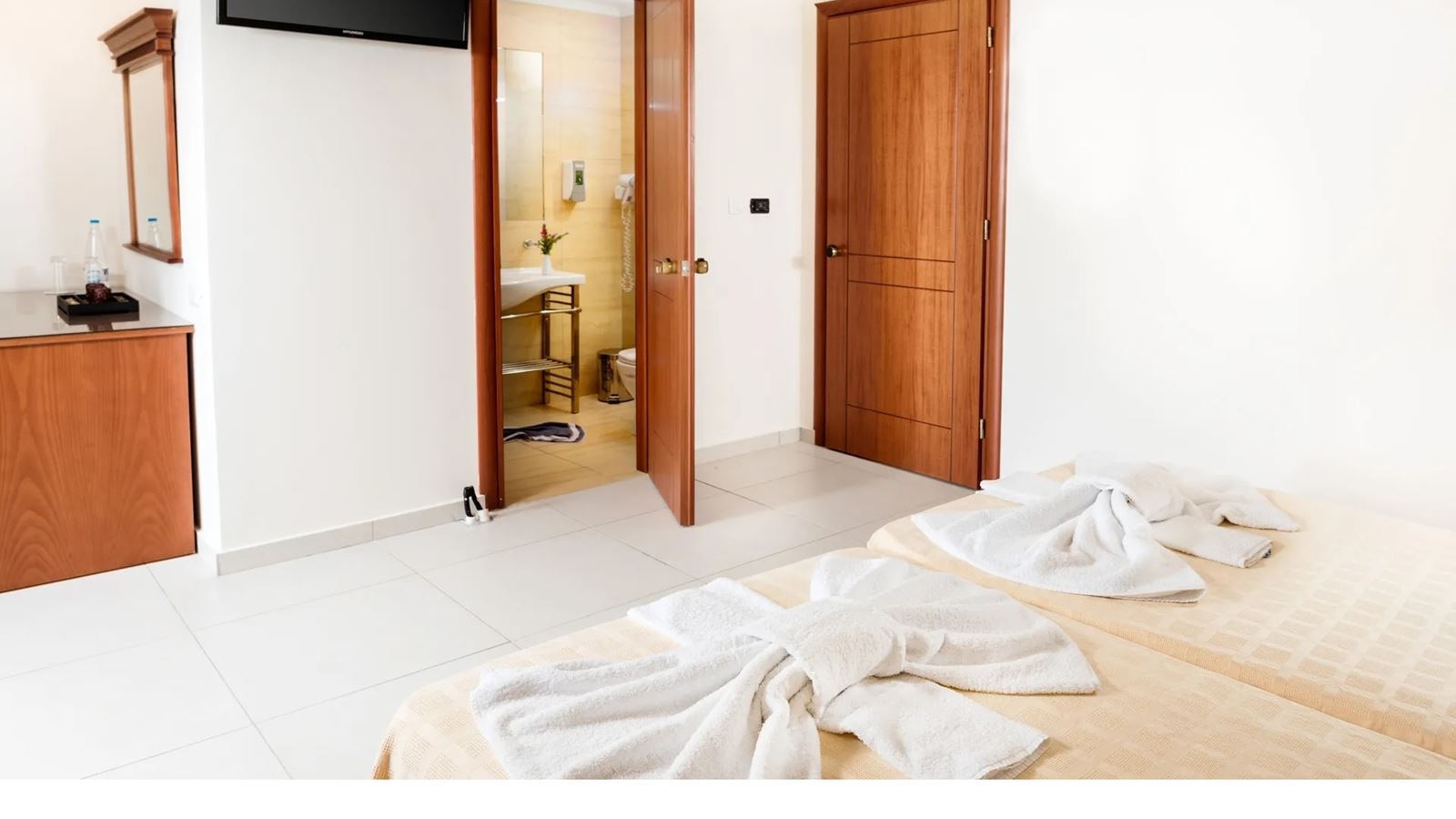 rooms-friends--family-suite-sea-view