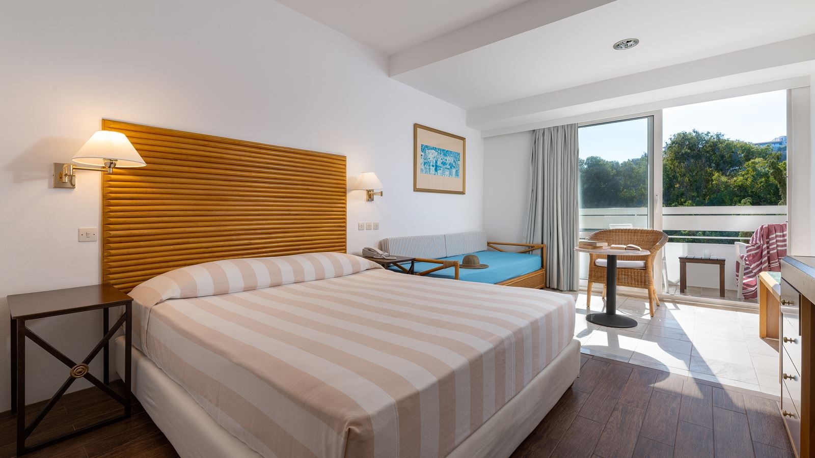 rooms-double-room-promo-with-balcony