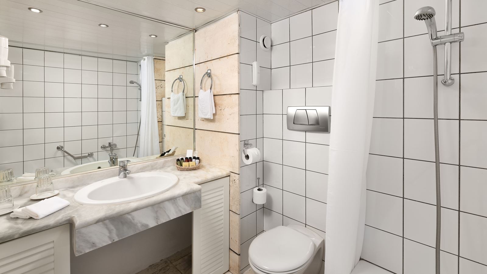 rooms-double-room-promo-with-balcony