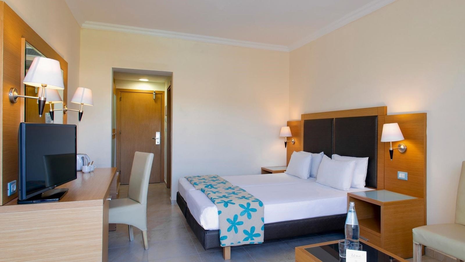 rooms-double-room-garden-view--pool-view