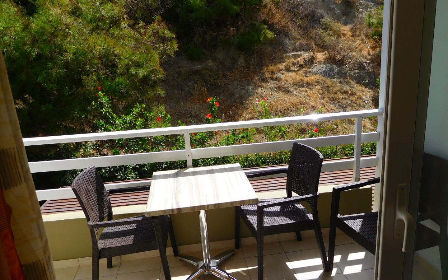 rooms-double-room-land-view