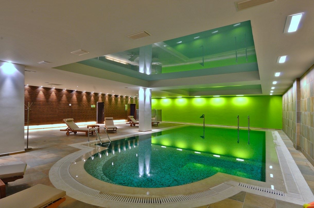 pools-indoor-pool