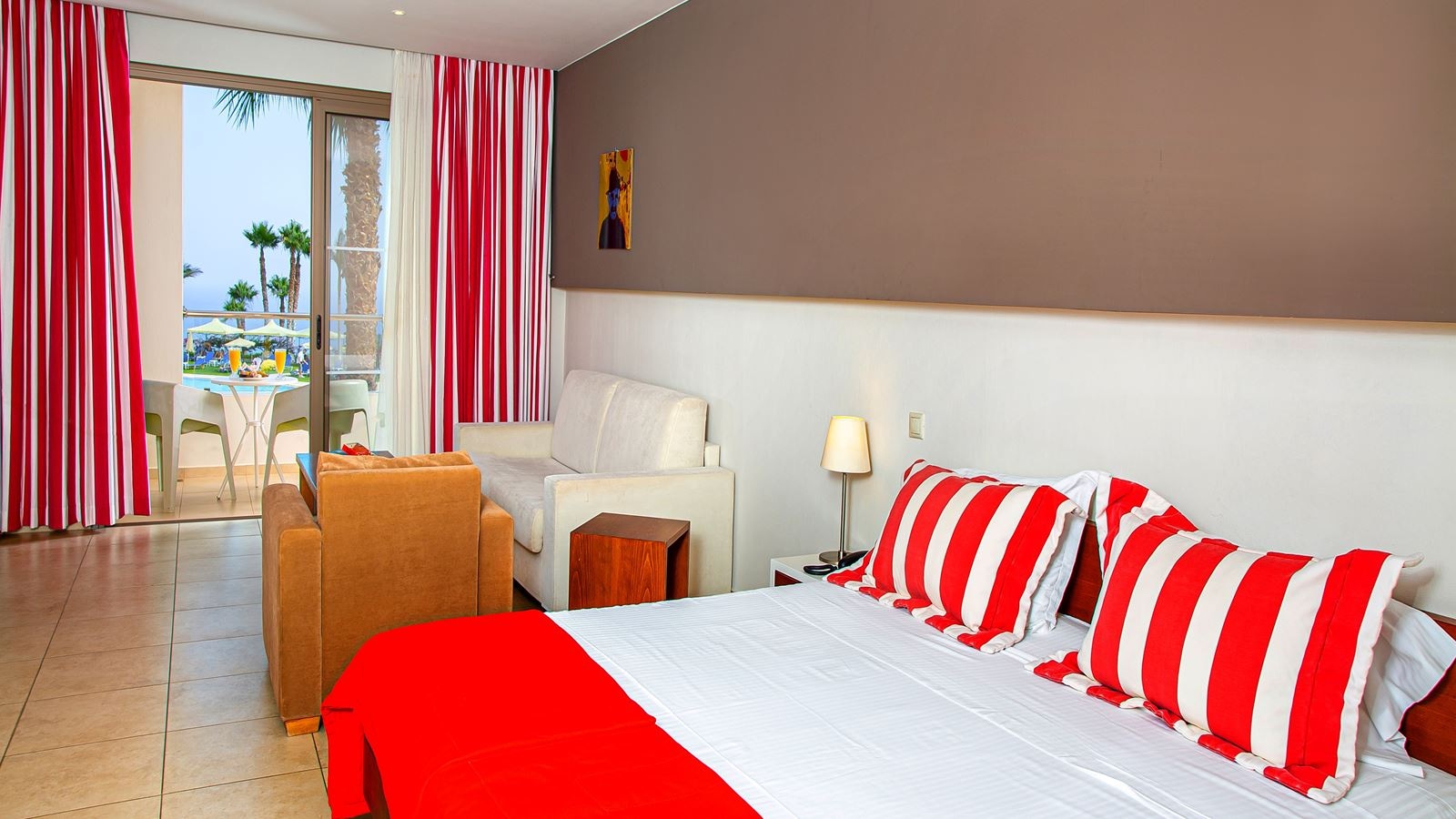 rooms-deluxe-room-sea-view