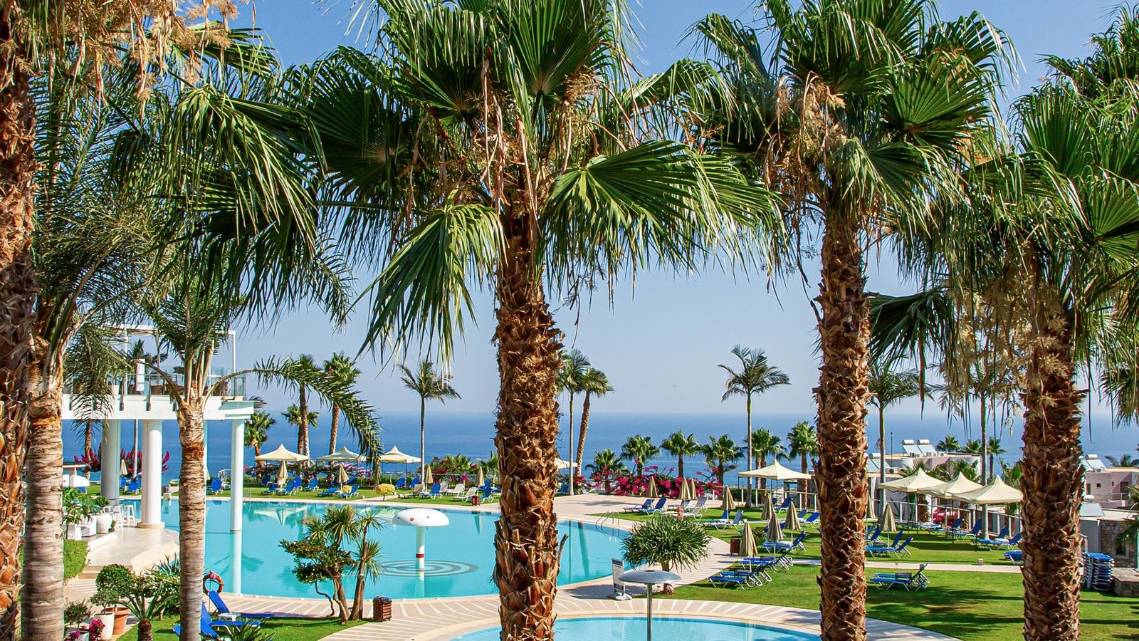 rooms-deluxe-room-sea-view