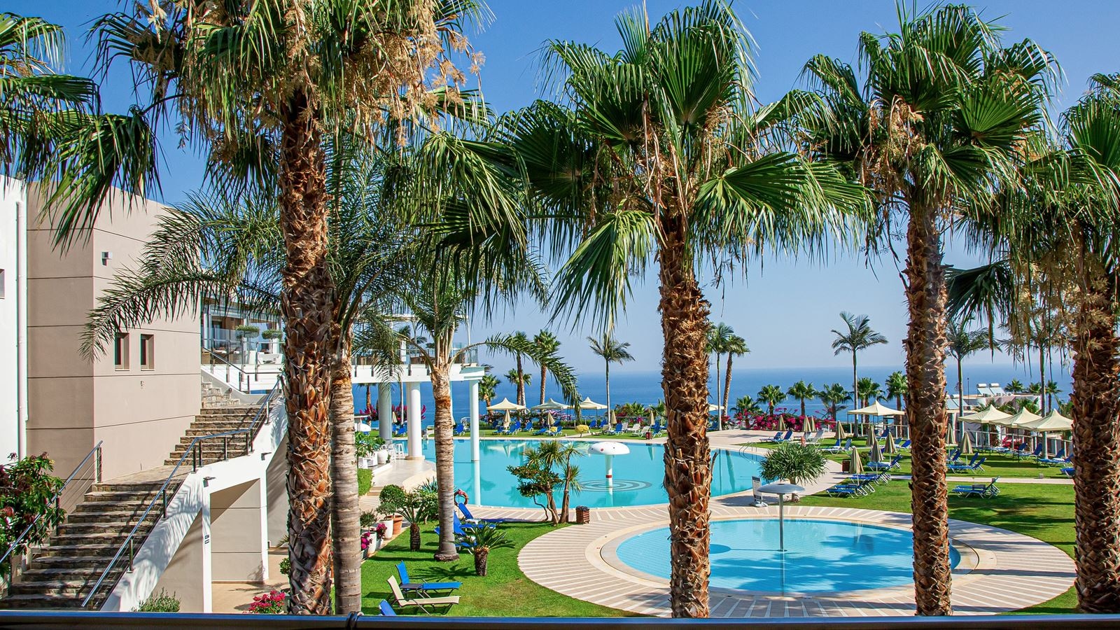 rooms-deluxe-suite-sea-view