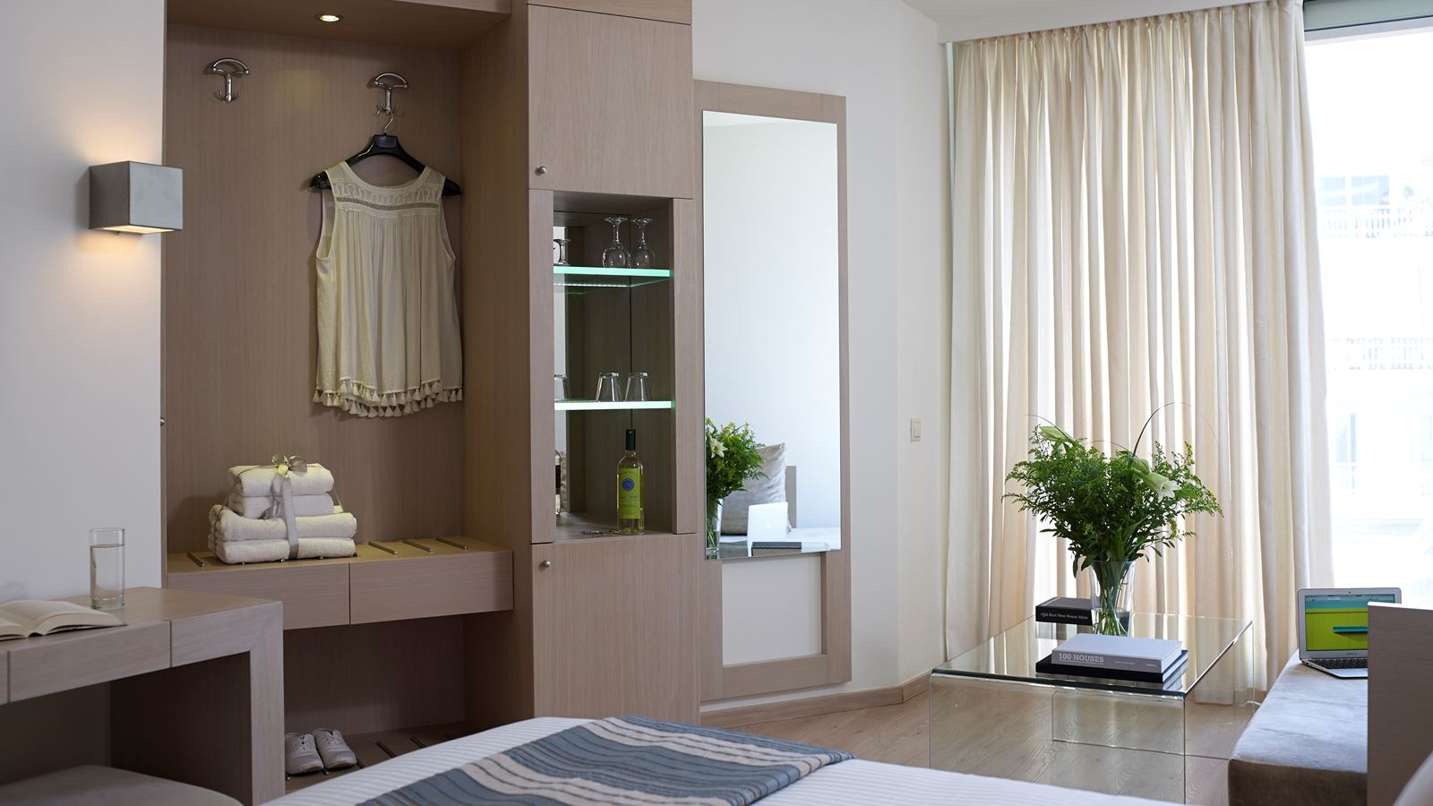 rooms-double-room-city-view