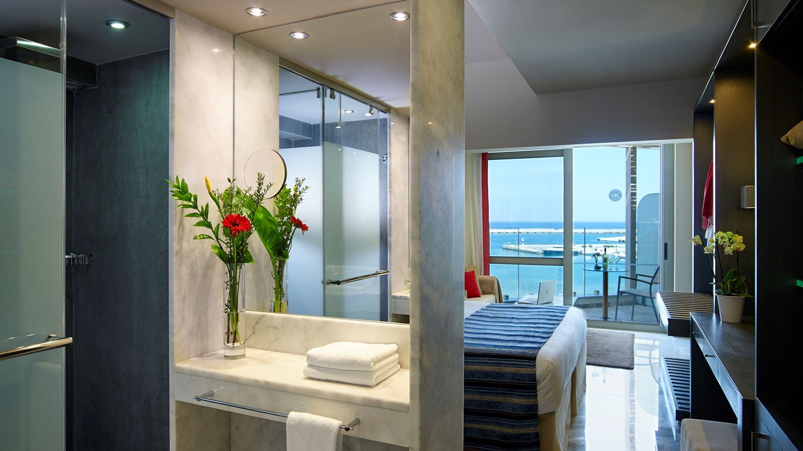 rooms-deluxe-suite--sea-view