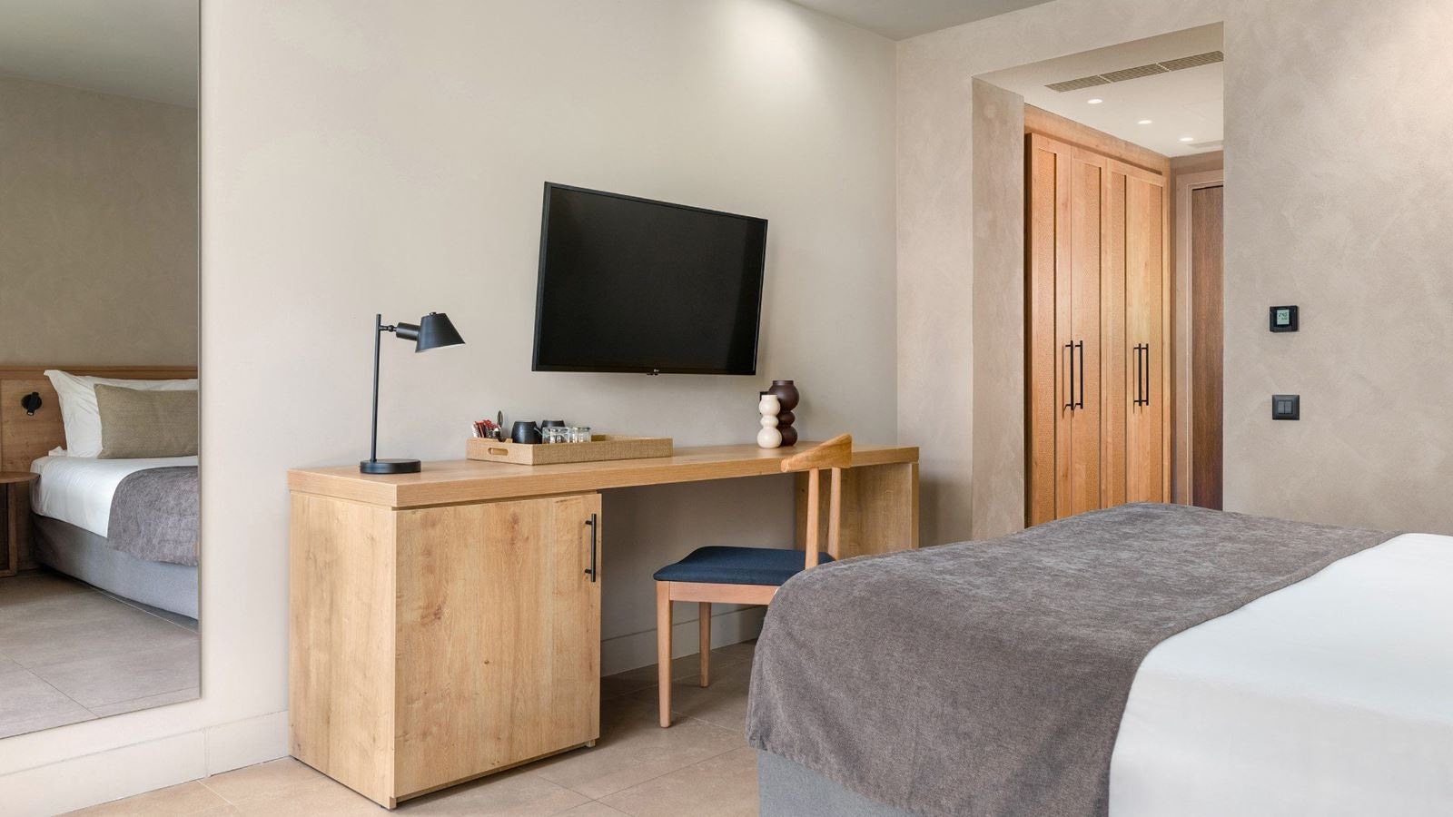 rooms-deluxe-room-swim-up