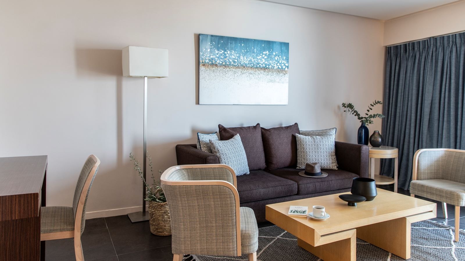 rooms-executive-suite-with-balcony