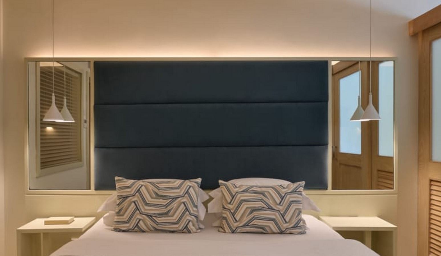 rooms-premium-family-room-1-bedroom-swim-up-terrace