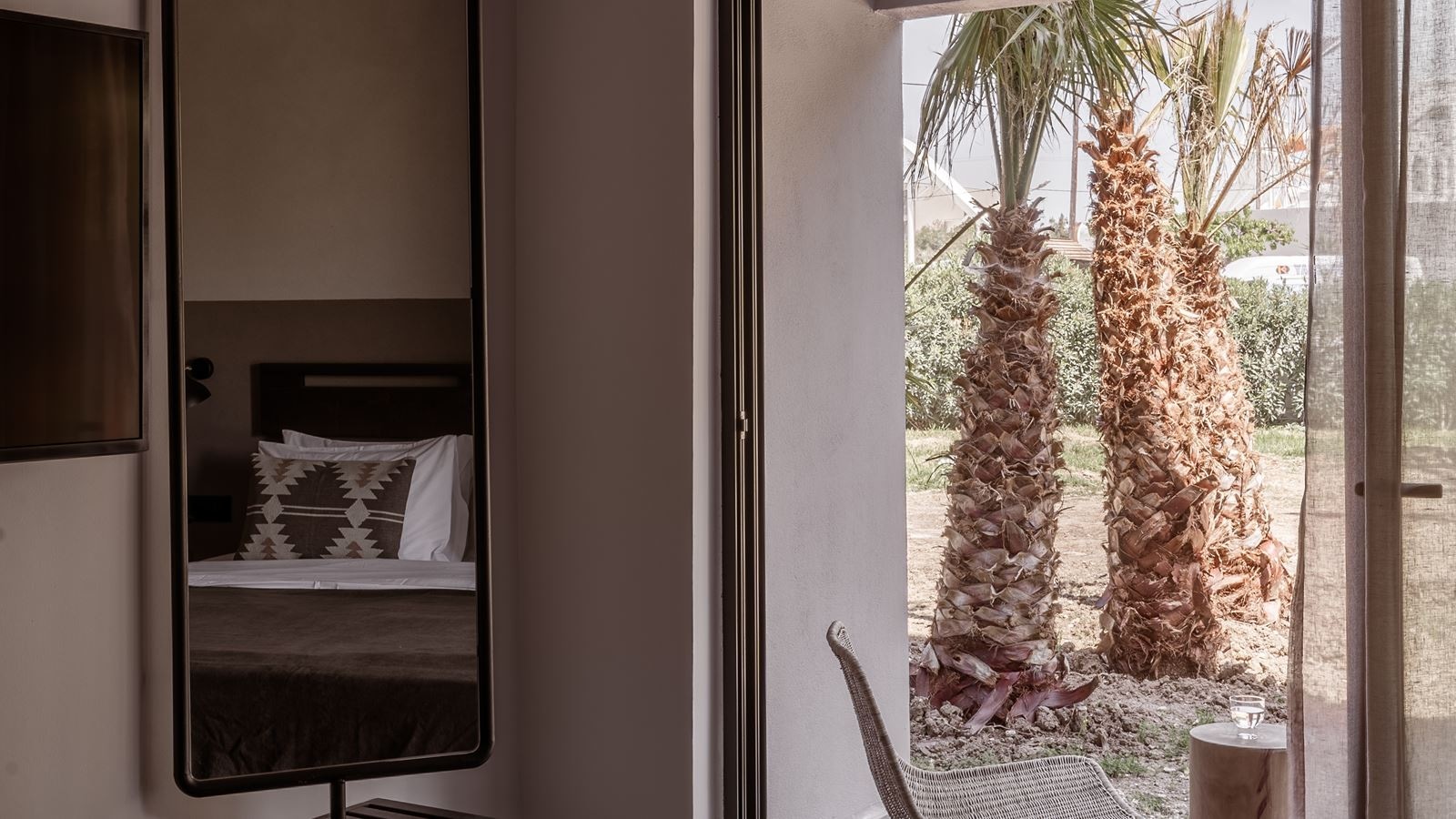 rooms-double-land-view-balcony-or-terrace