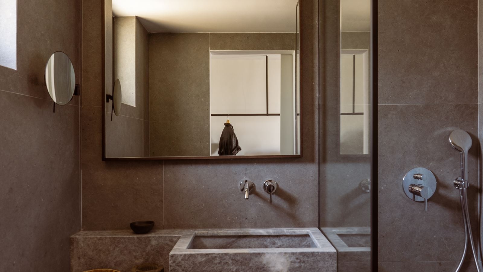 rooms-single-room-land-view-balcony-or-terrace