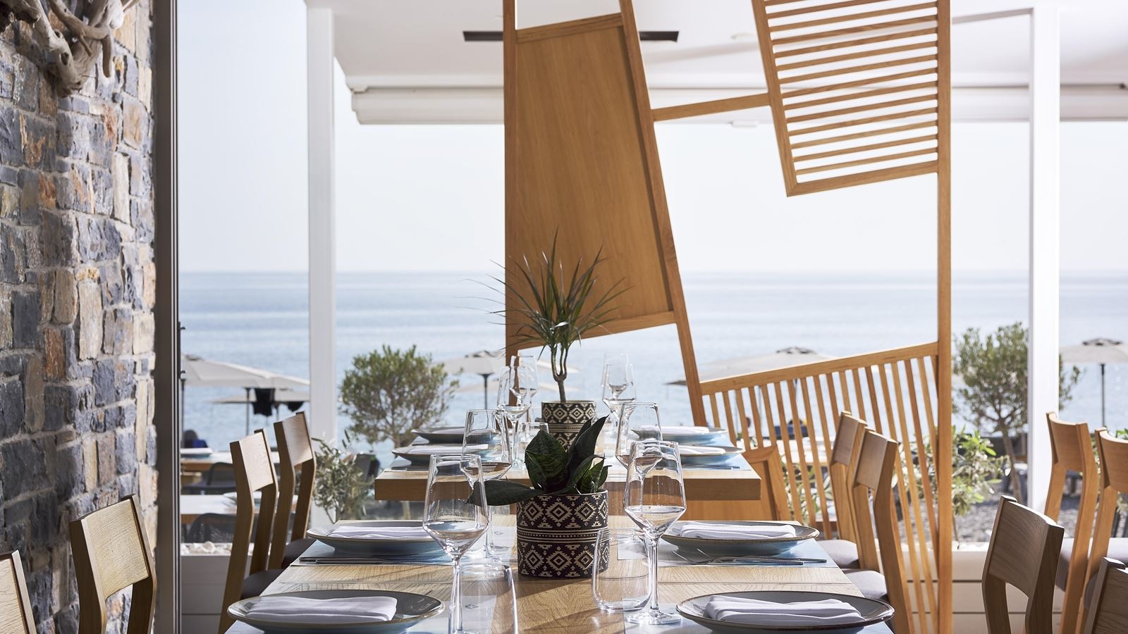 restaurants-pelagos-seaside
