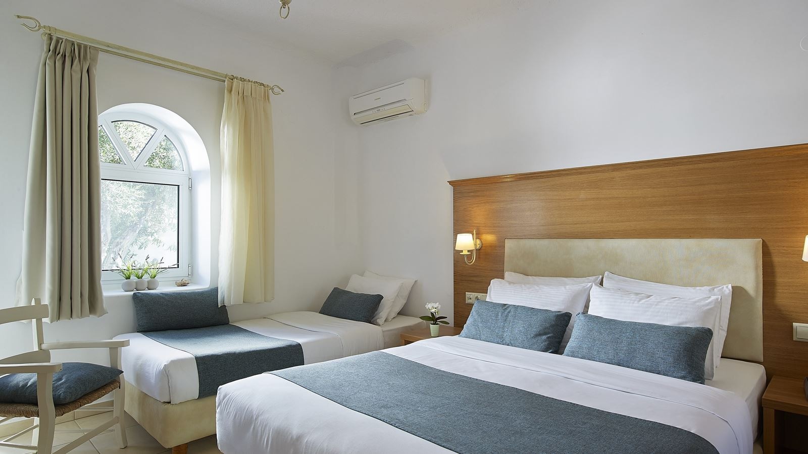 rooms-deluxe-double-room-garden-view