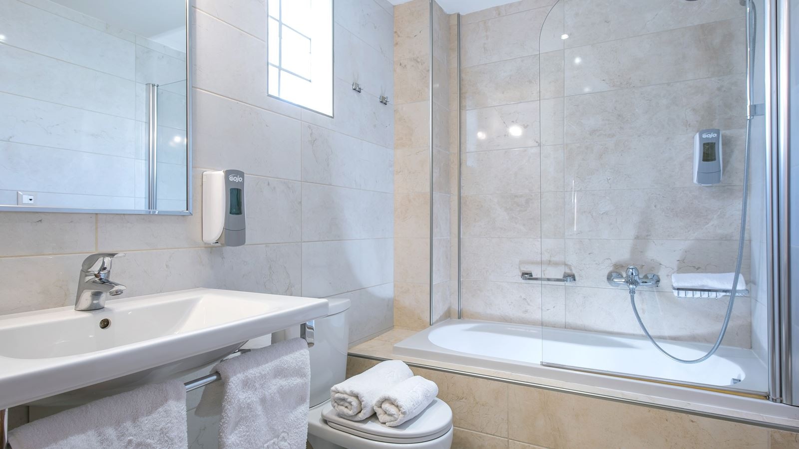 rooms-apartment-deluxe-one-bedroom