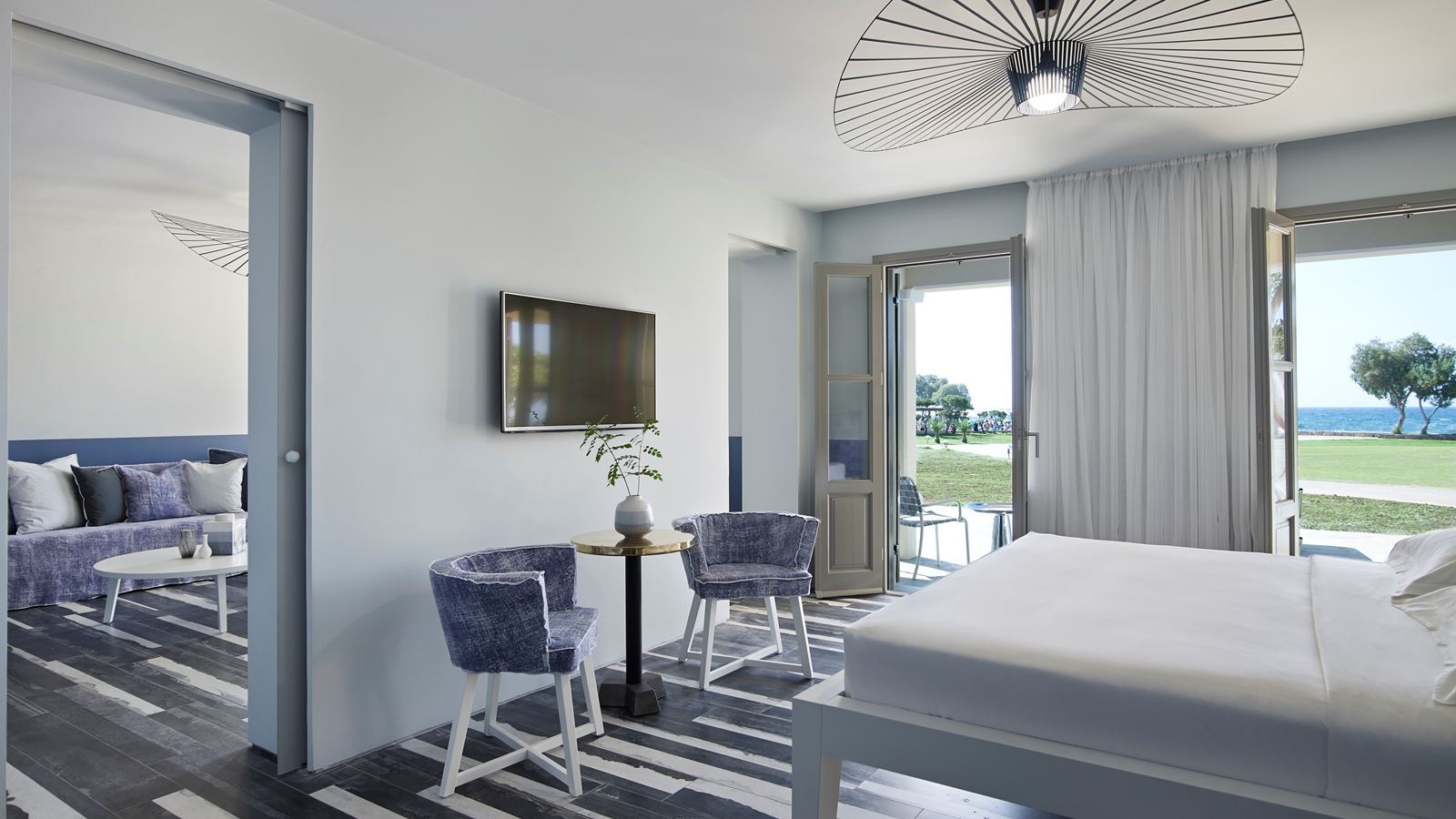 rooms-luxury-1-bedroom-suite-sea-view