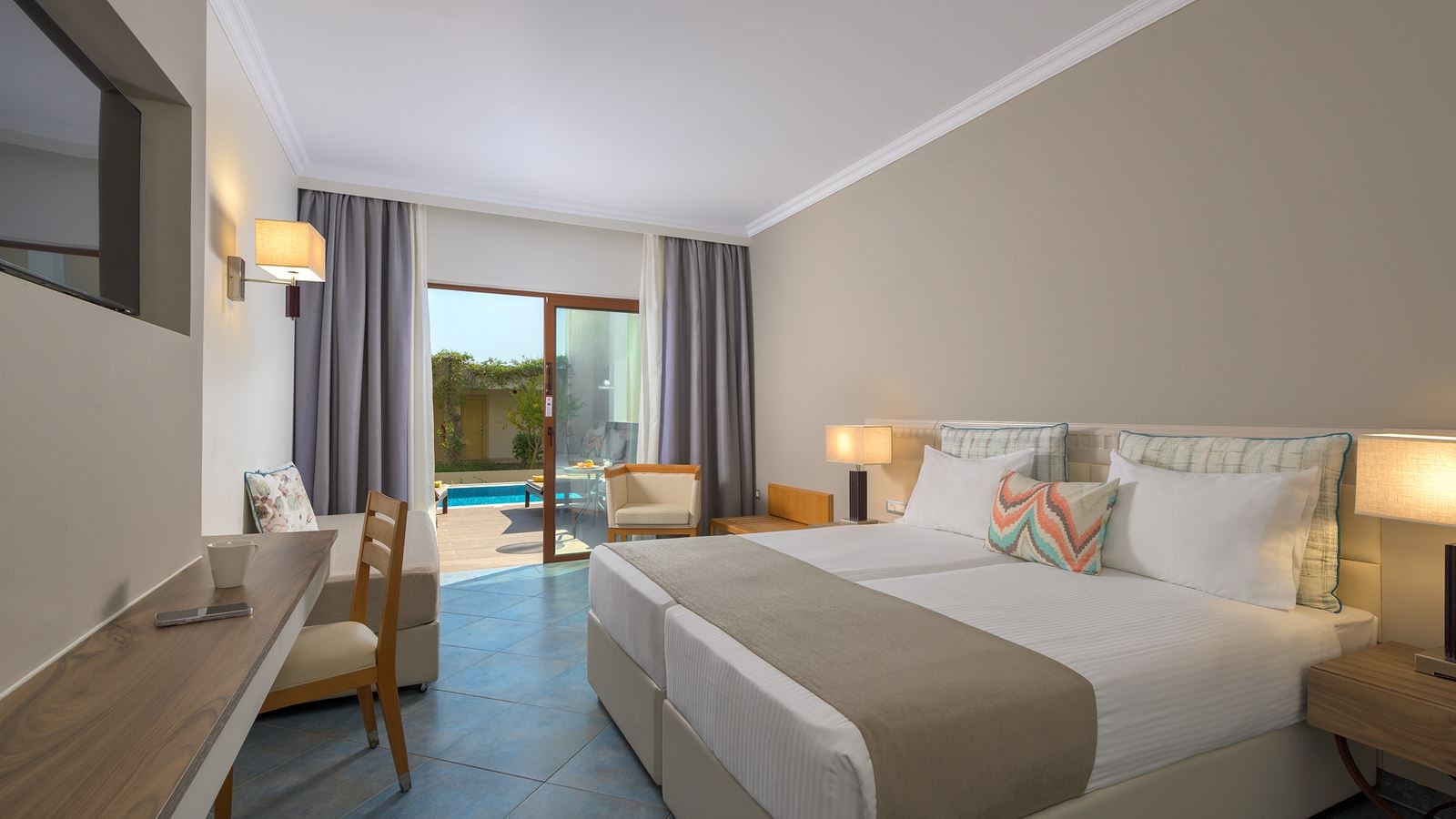 rooms-superior-sharing-pool-garden-view