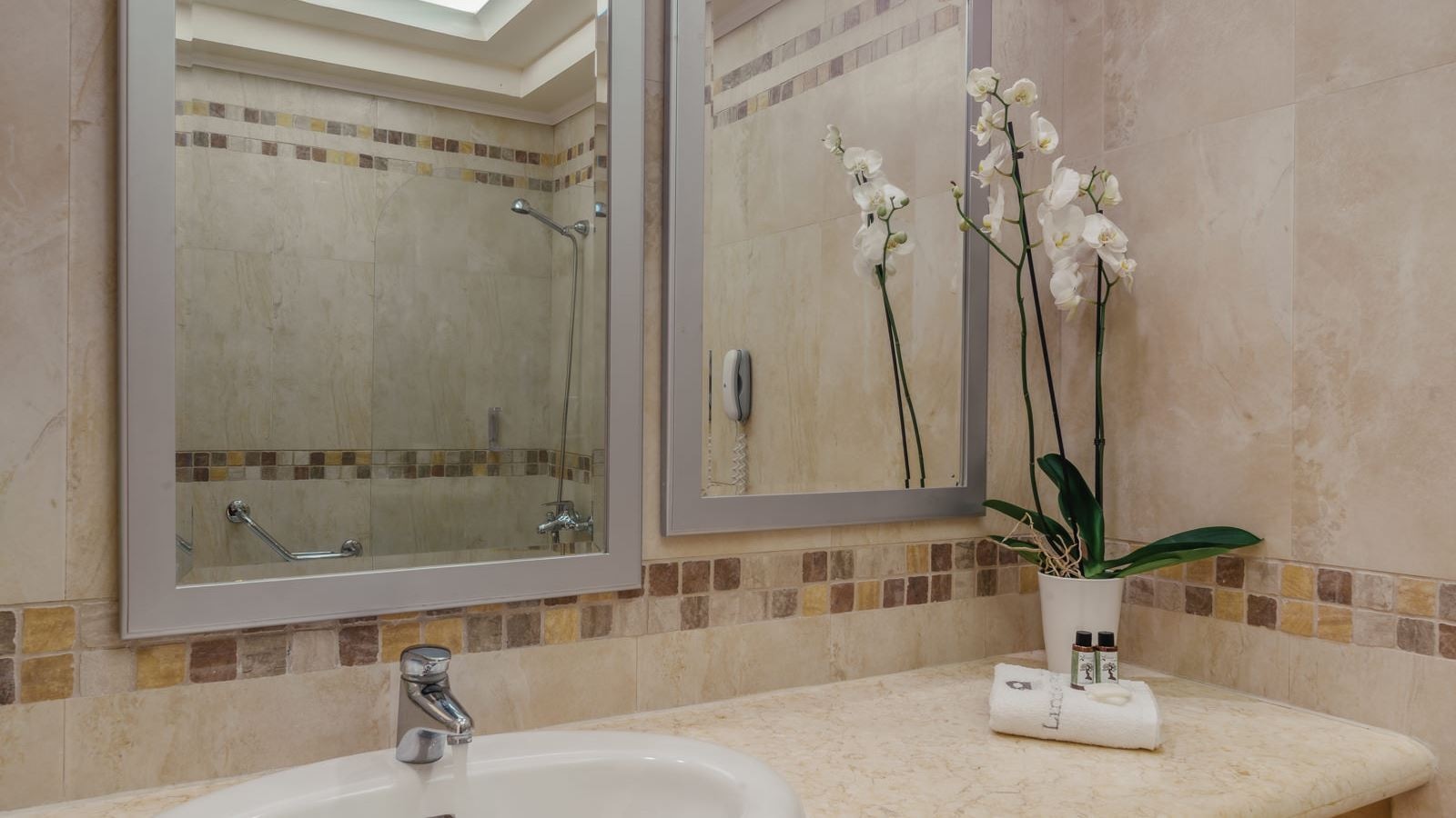 rooms-superior-beachfront-private-pool