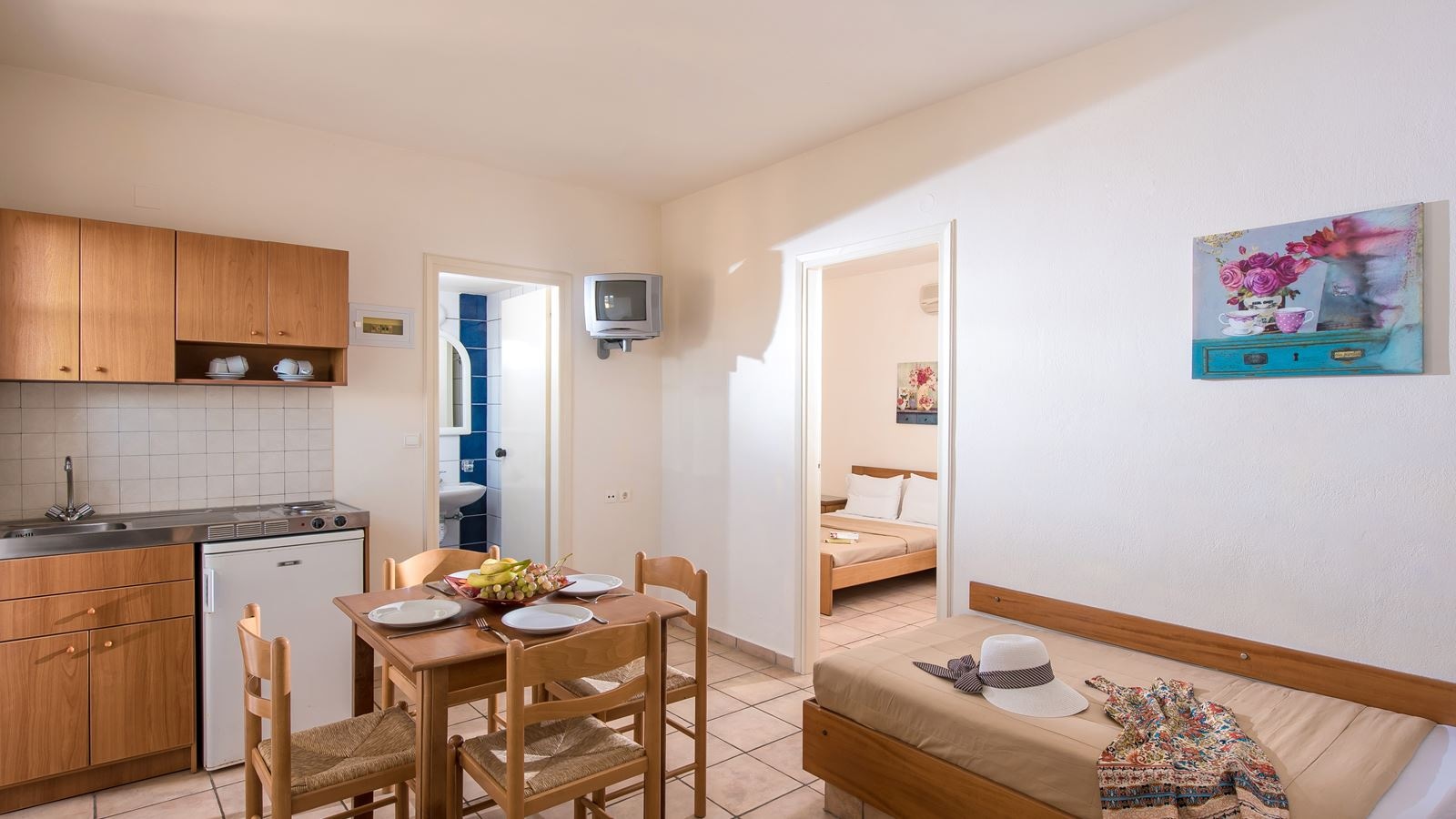 rooms-one-bedroom-apartment-split-level-with-mountain-view