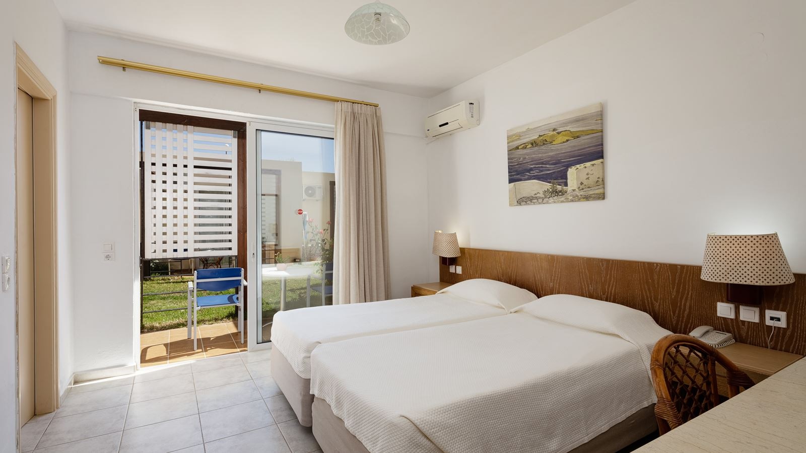 rooms-double-room-balcony-or-terrace