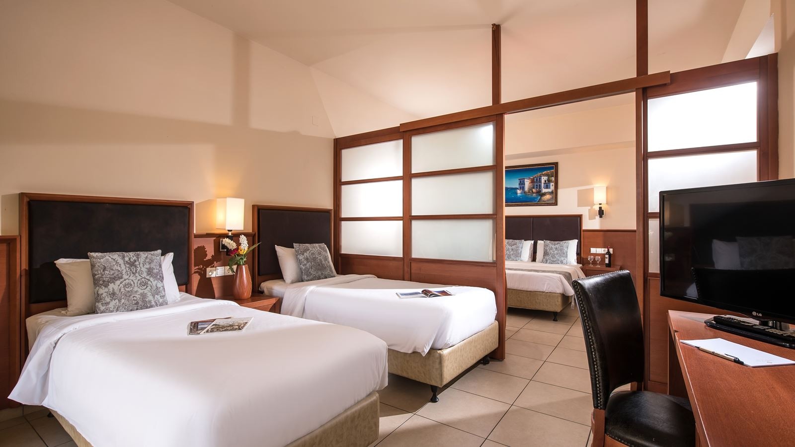 rooms-family-room-with-separation