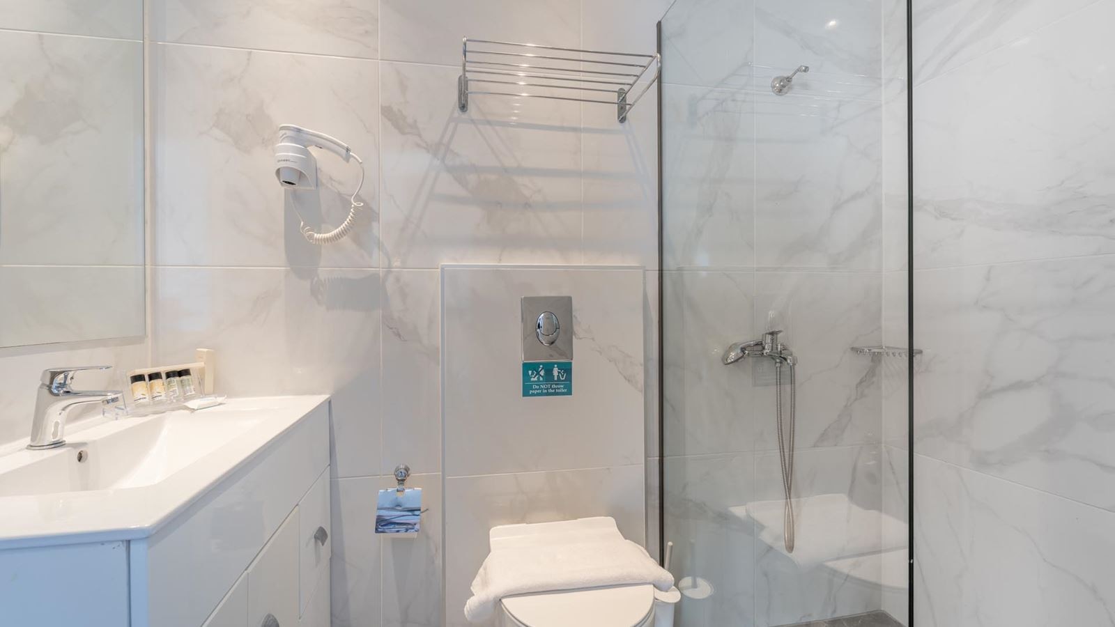 rooms-room-seaview-balcony-or-terrace