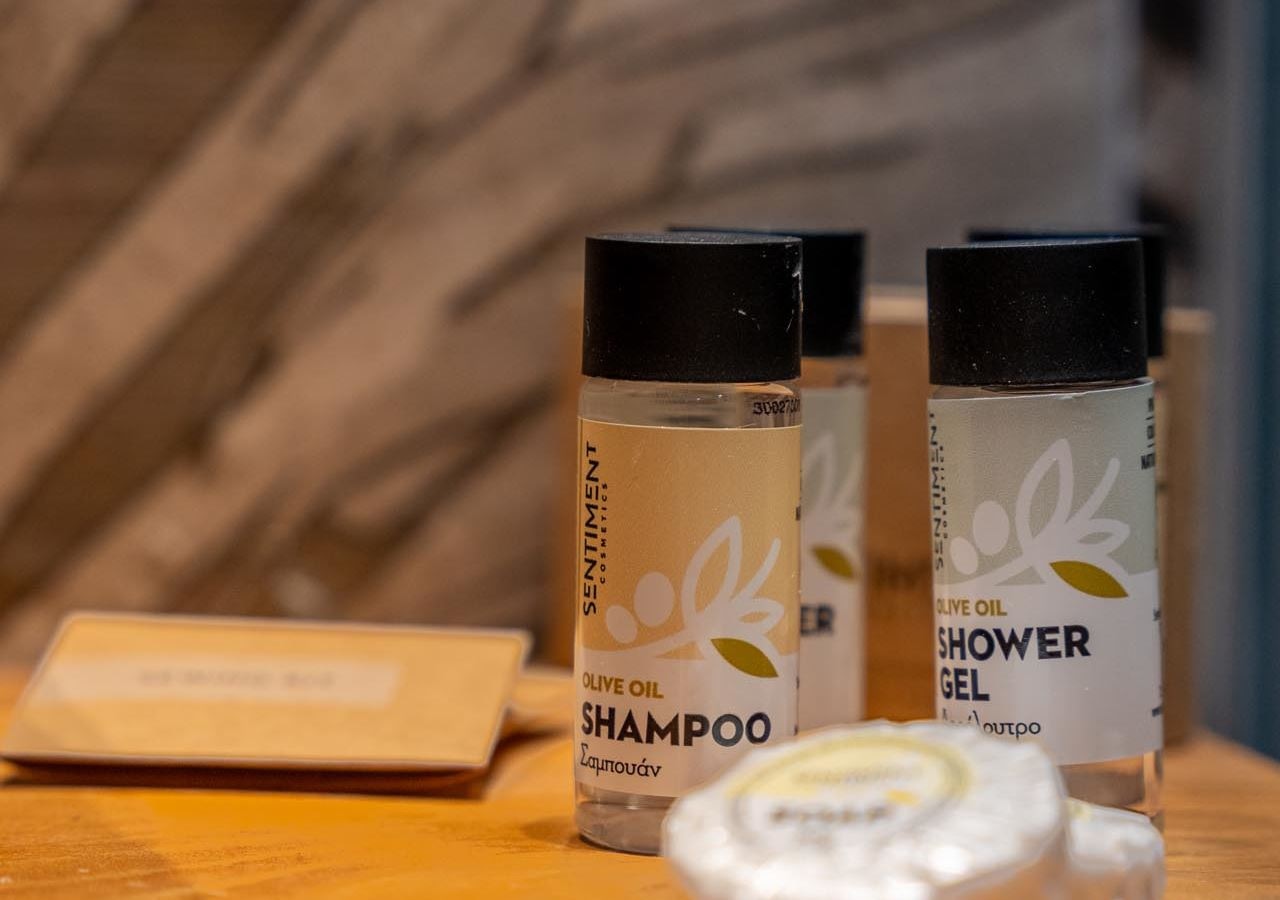 rooms-deluxe-pool-view-room