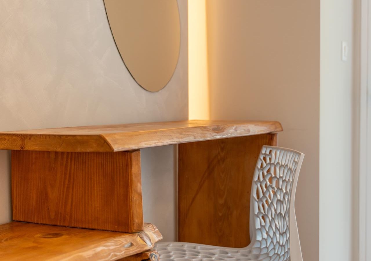 rooms-deluxe-pool-view-room