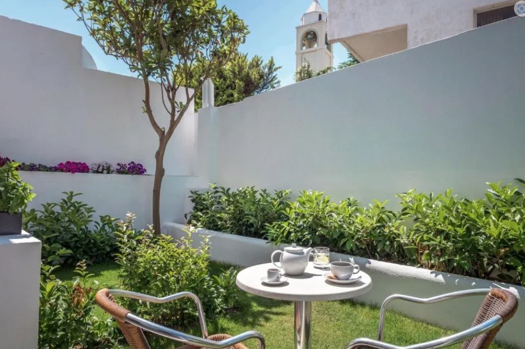 rooms-twin-garden-view