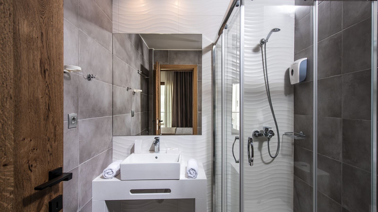 rooms-room-classic-double-seaview-a-building