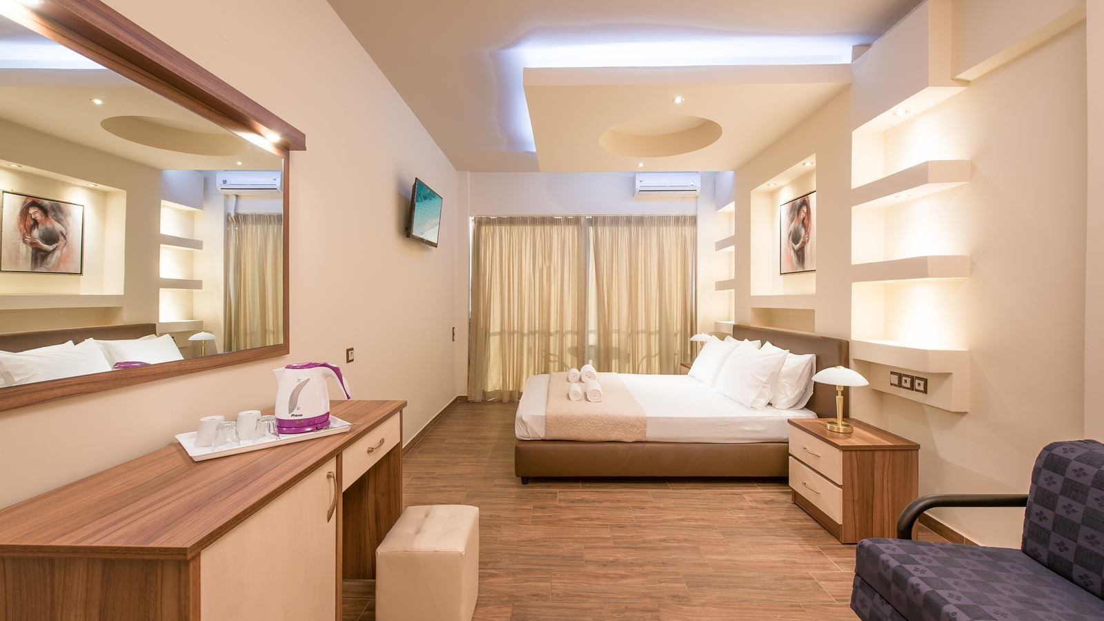 rooms-room-classic-bcd-building-with-sideseaview