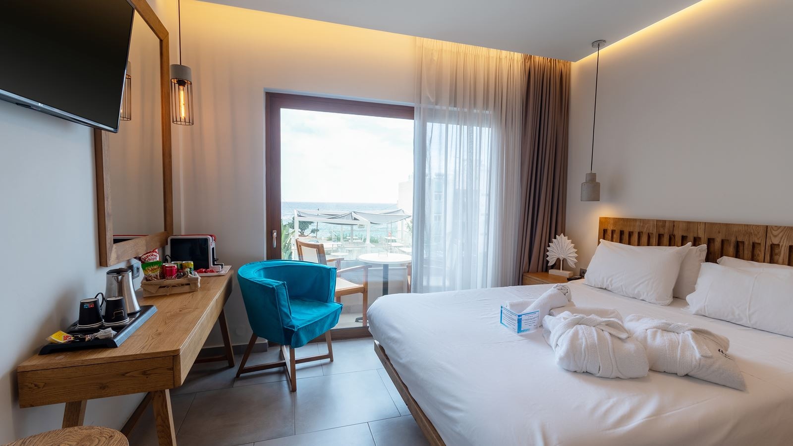 rooms-room-classic-double-seaview-a-building