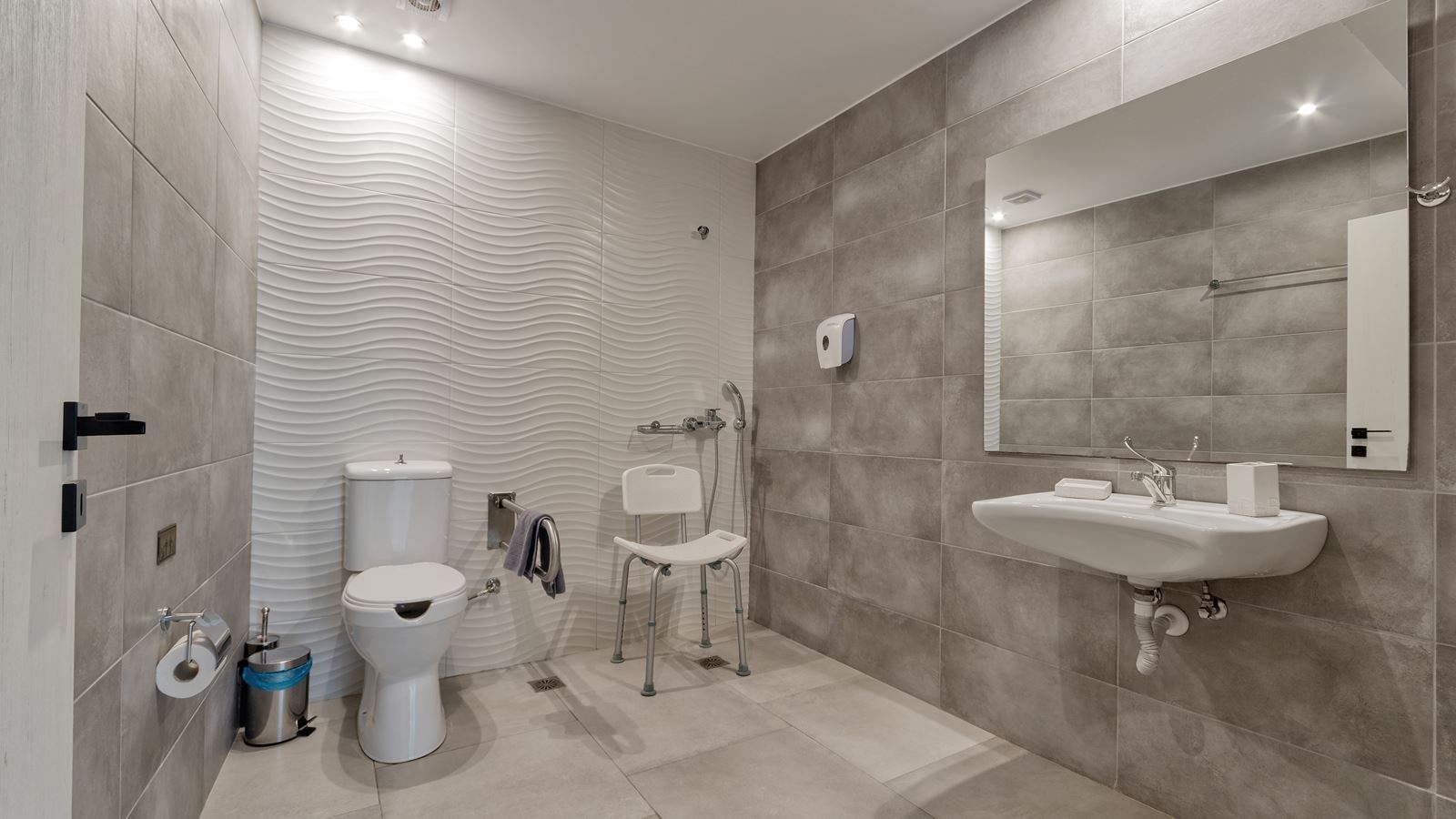 rooms-room-classic-cityview-a-building