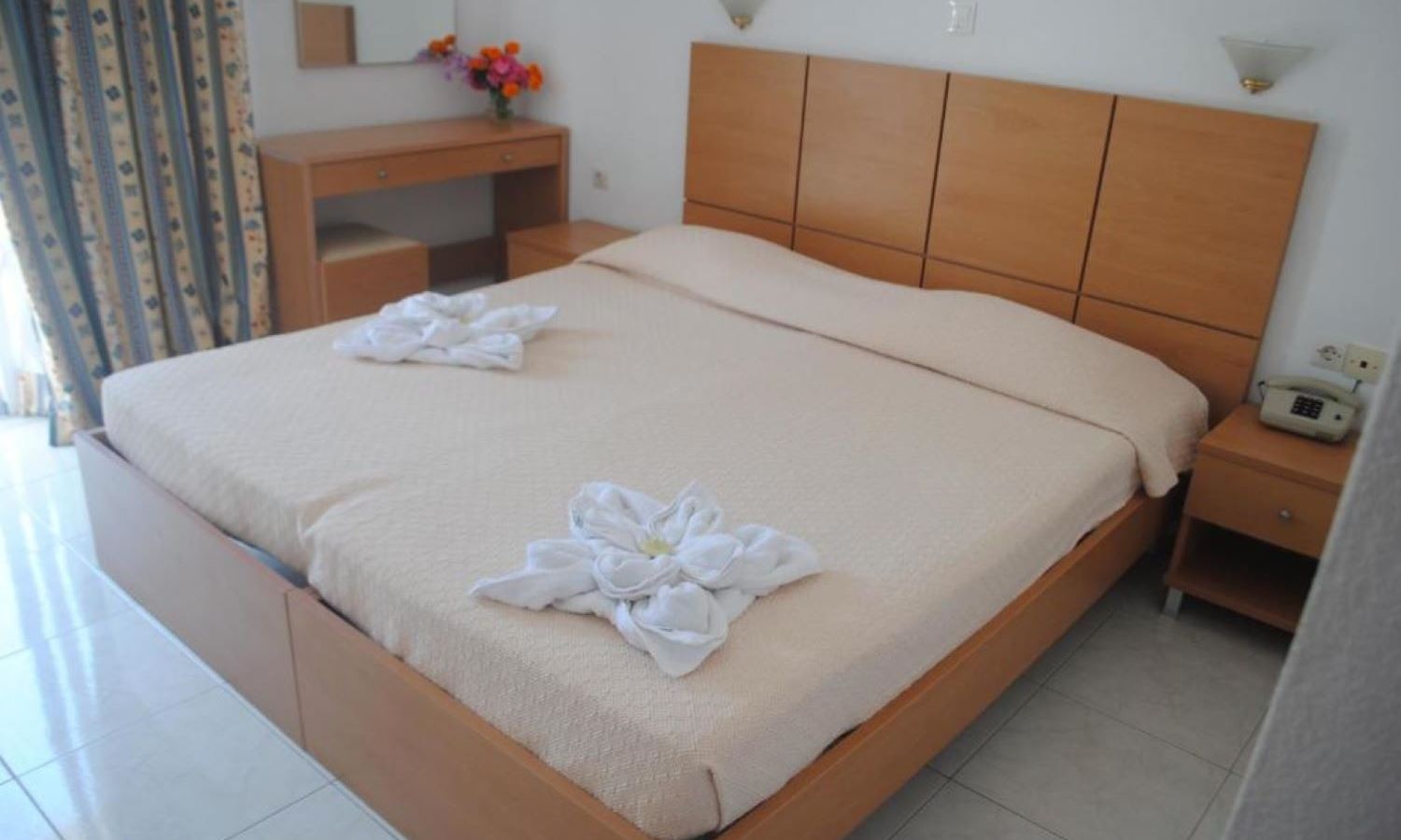 rooms-twin-or-double-standard-room-balcony-or-terrace