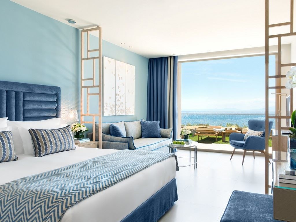 rooms-deluxe-junior-suite-private-garden-sea-view